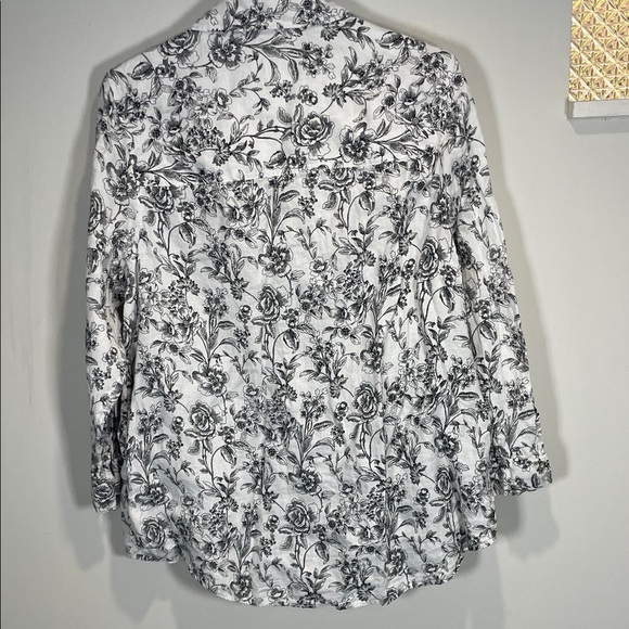 Joie Black and White Linen Floral Button Down Shirt - Picture 6 of 9